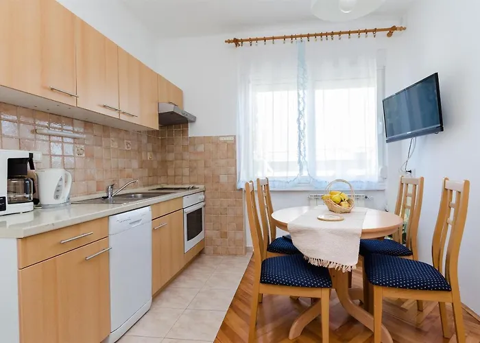 Apartments Marija Apartment Mundanije
