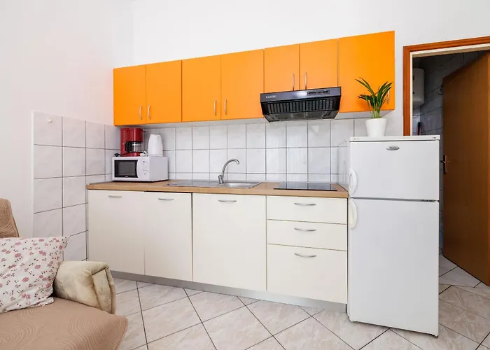 Apartments Marija * Mundanije