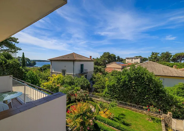 Apartments Marija Apartment Mundanije